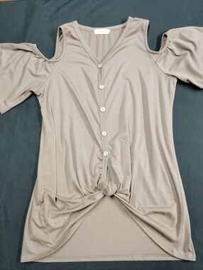 Spadehill Cold-Shoulder Knot Front Top in Taupe